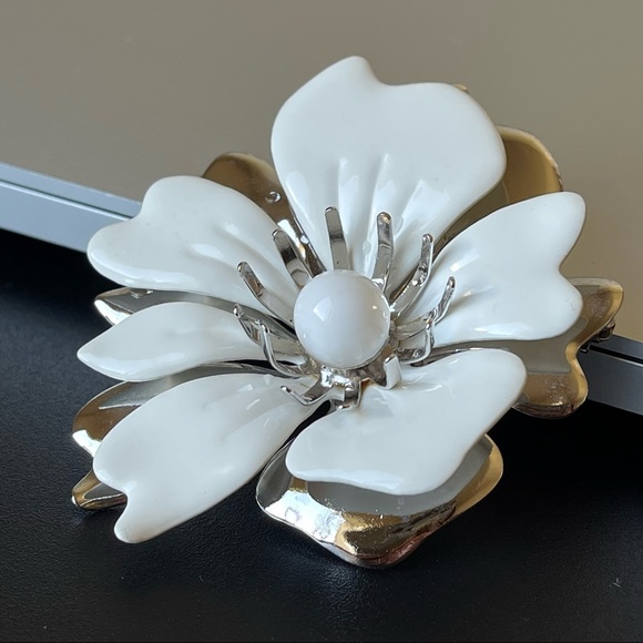 Vintage Sarah Coventry White Silver MCM Flower Pin Brooch Earrings Set - Picture 3 of 10